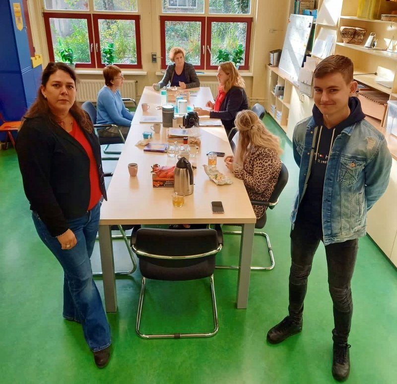 Wat is je rol als stagiair in een teamvergadering?